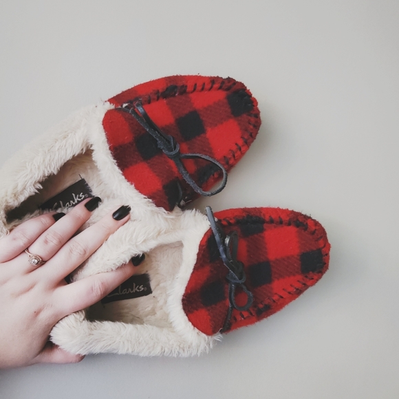clarks plaid slippers